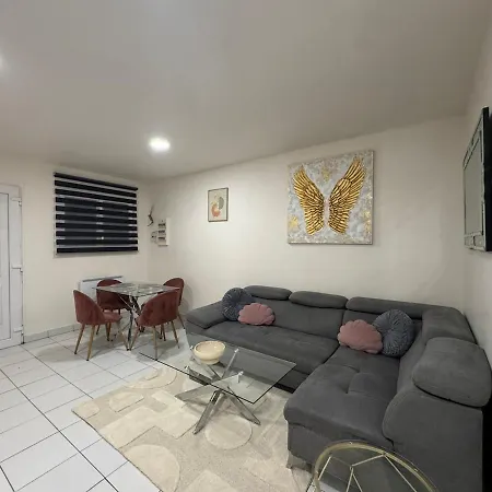 Holiday home Maison Exceptionnelle Limeil-Brevannes